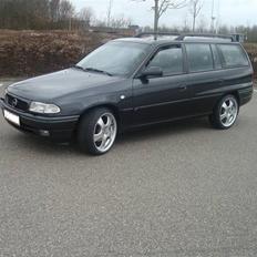 Opel Astra 2.0 16v stc. *DØD*