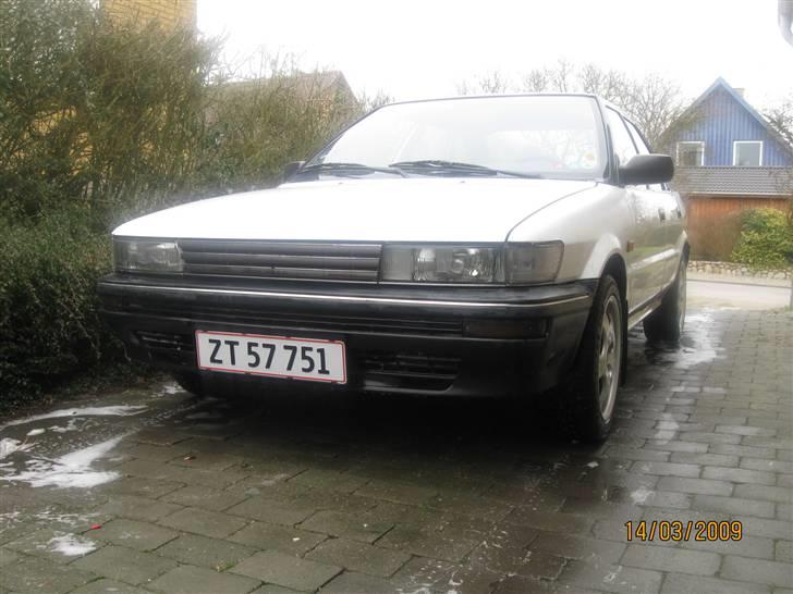 Toyota Corolla AE92 - Emblemfri front, og tonet blinklys, fein fein billede 3