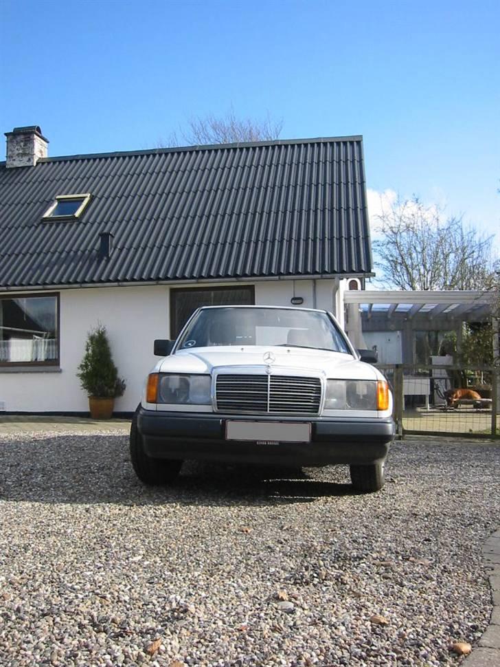 Mercedes Benz 230E billede 3