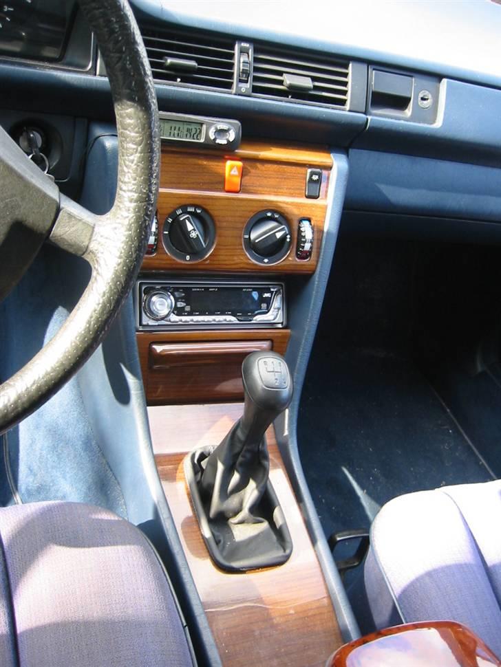 Mercedes Benz 230E billede 11