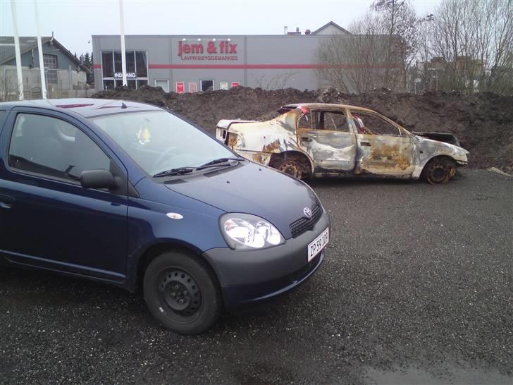 Toyota Yaris solgt - Tja, det er ikk sådan at race med en Yaris ! (: billede 6