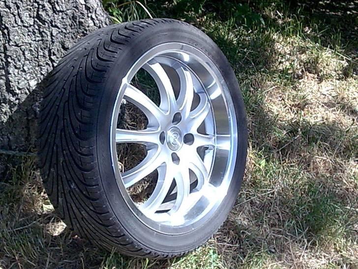 Mazda 323F - TIL SALG!!!! 3250 kroner... Købt for 6000 og kørt en sommer...  billede 13