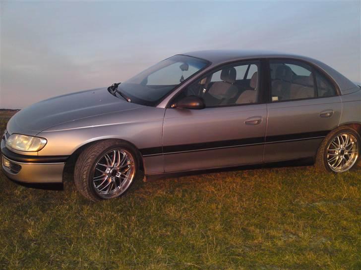 Opel Omega B 2.5 V6 ¤SOLGT¤ - Lidt på skrå, det kan den godt klare... billede 5