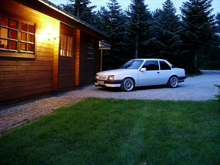 Opel Ascona C Hvid - En sommeraften 2010 billede 14
