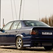 BMW 325i e36