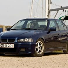 BMW 325i e36
