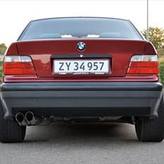 BMW 320i 
