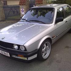 BMW 320i e30 ( SOLGT )