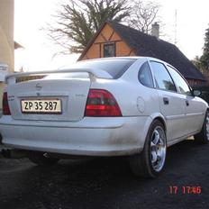 Opel vectra B 1,8 16v