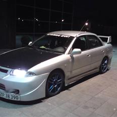 Mitsubishi Carisma 1.8 16V TIL SALG