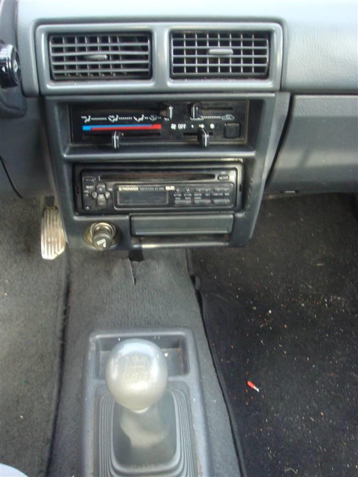 Daihatsu charade (solgt) billede 5