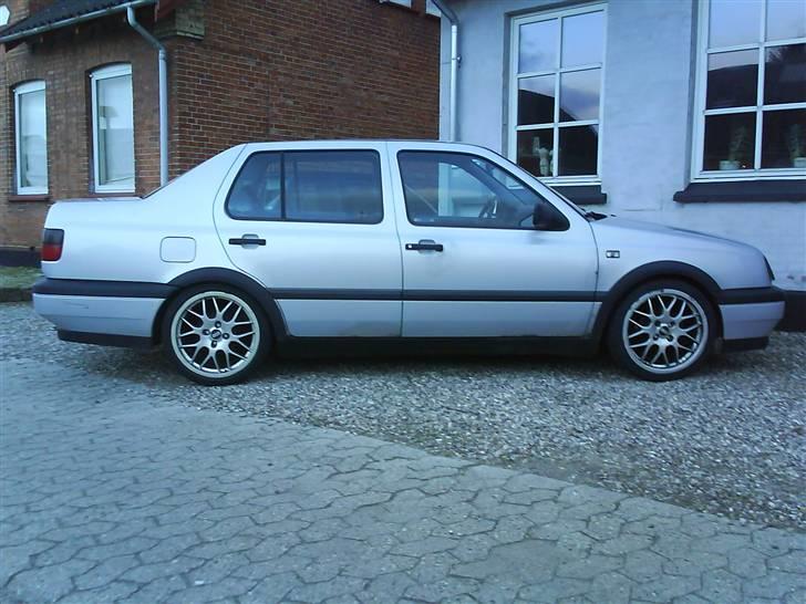 VW Vento SOLGT billede 16