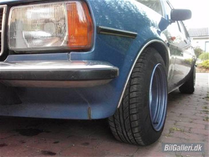 Opel ascona b Berlina. billede 14