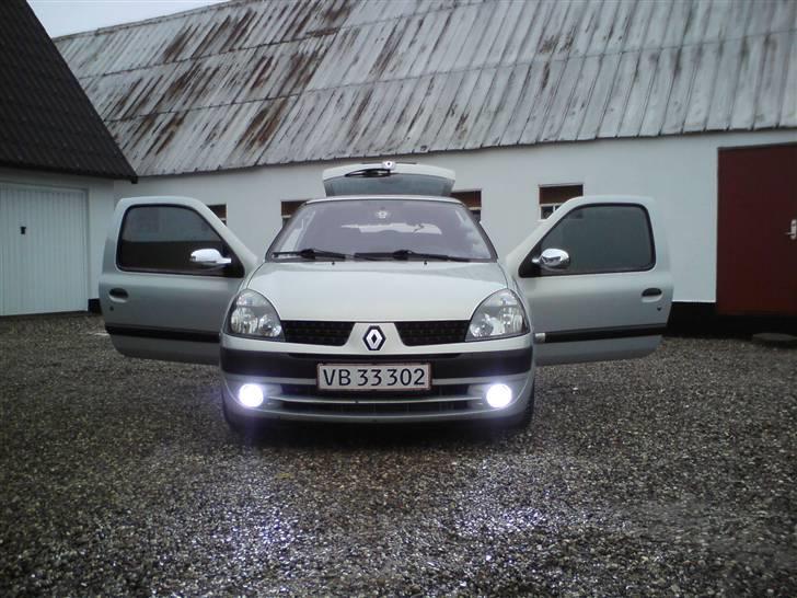 Renault Clio 1,5 dCi - Med tonede ruder i de fem bagerste ruder og på vinterfælge billede 15