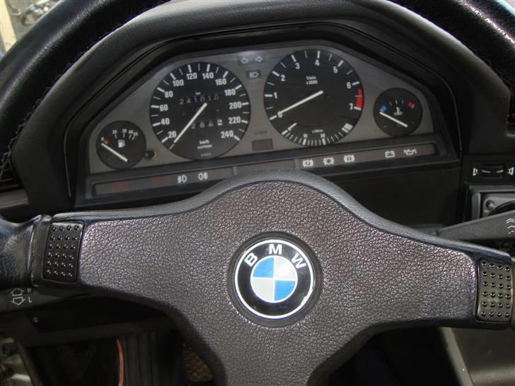 BMW 320i e30 ( SOLGT ) billede 4