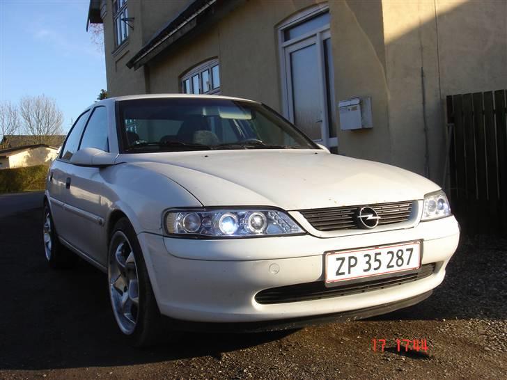 Opel vectra B 1,8 16v billede 1