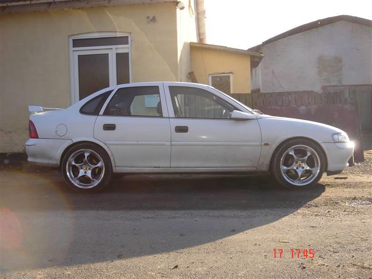 Opel vectra B 1,8 16v billede 2