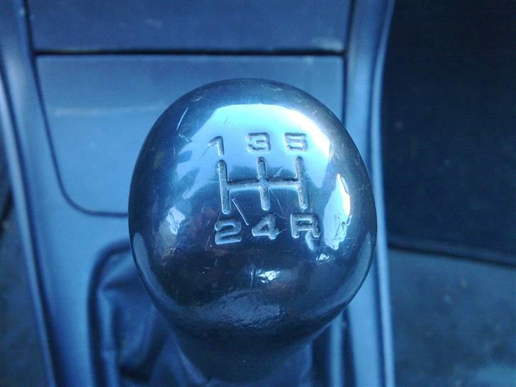 Mazda 626 1,8 I Sedan (Solgt) billede 12