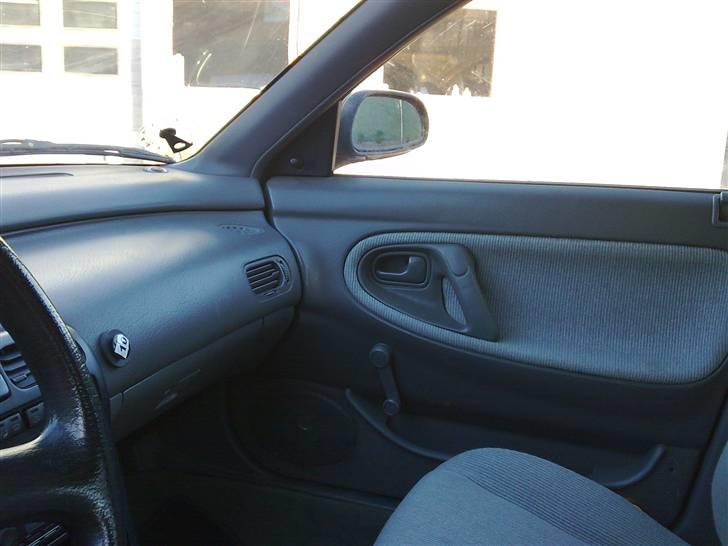 Mazda 626 1,8 I Sedan (Solgt) billede 13