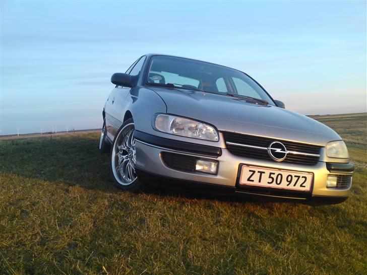 Opel Omega B 2.5 V6 ¤SOLGT¤ - Ude i det grønne :-D billede 11