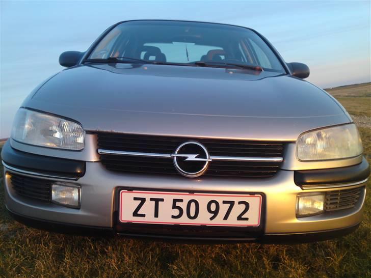 Opel Omega B 2.5 V6 ¤SOLGT¤ - Close up, af fronten... billede 12