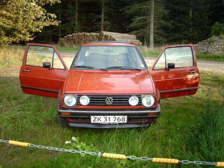 VW Golf 1.8 aut 90 hk- solgt - som den så ud da jeg fik den for en uge siden billede 1
