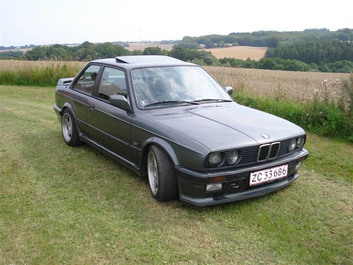 BMW 325 i / E36 Motor SOLGT - gammel billed billede 1