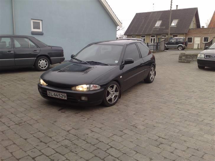 Mitsubishi colt gti - så kom der badboy på.. dog ikk spartlet færdigt endnu. og sænket lidt mere foran billede 14