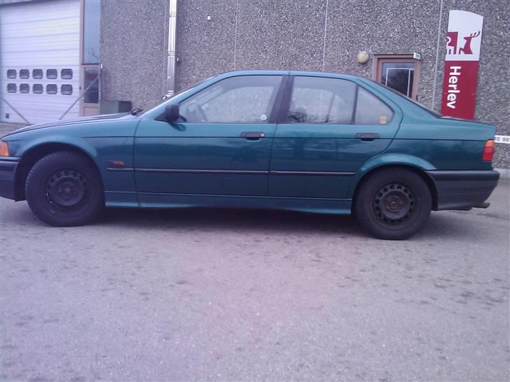 BMW 320i {solgt} billede 9