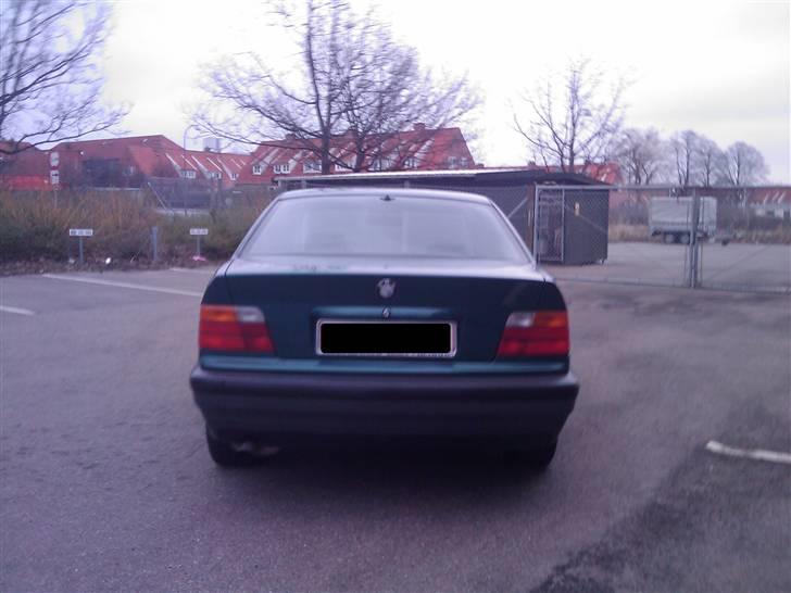 BMW 320i {solgt} billede 13