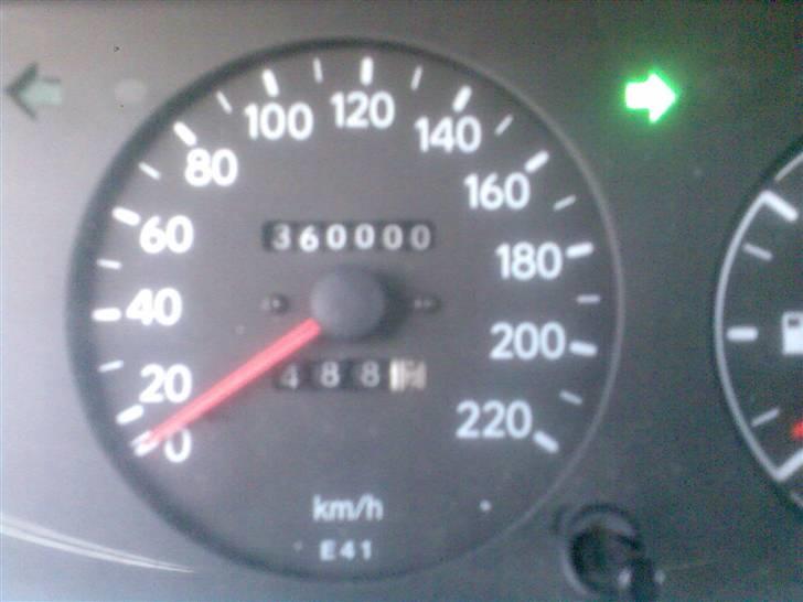 Toyota corolla Xli(totalskadet)  - beviset.. en rolla der har gået 360.000 km på orginal motoren : ) og den fejler intet billede 11