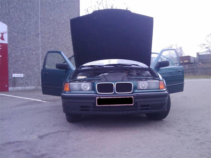 BMW 320i {solgt} billede 16