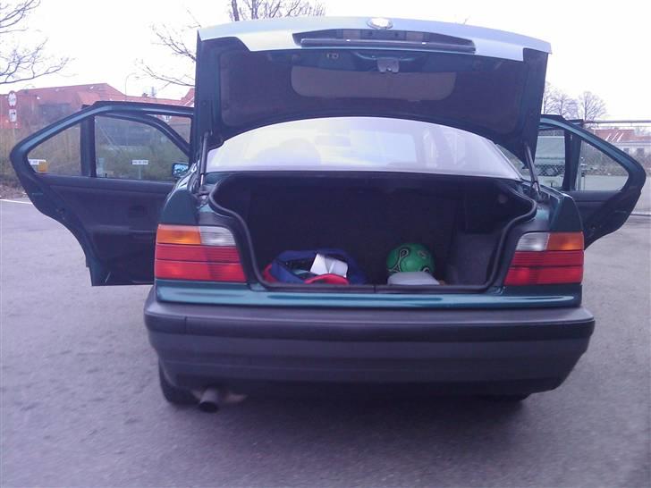 BMW 320i {solgt} billede 17