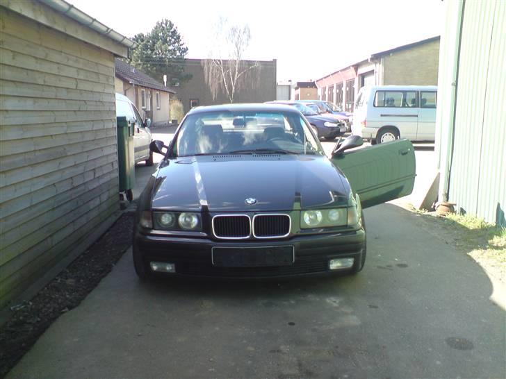 BMW 320 i coupe billede 2
