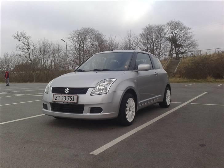 Suzuki Swift GL-A billede 1