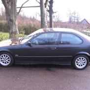 BMW 316i compact