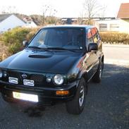 Nissan Terrano 2.4i SR HT 4x4 