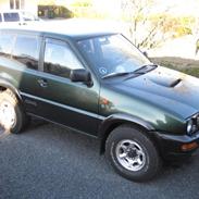 Nissan Terrano 2.4i SR HT 4x4 