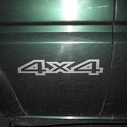 Nissan Terrano 2.4i SR HT 4x4 