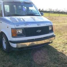 Chevrolet Astro van