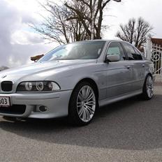 BMW E39 528i  *SOLGT*