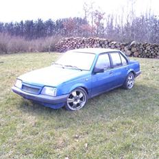 Opel ascona