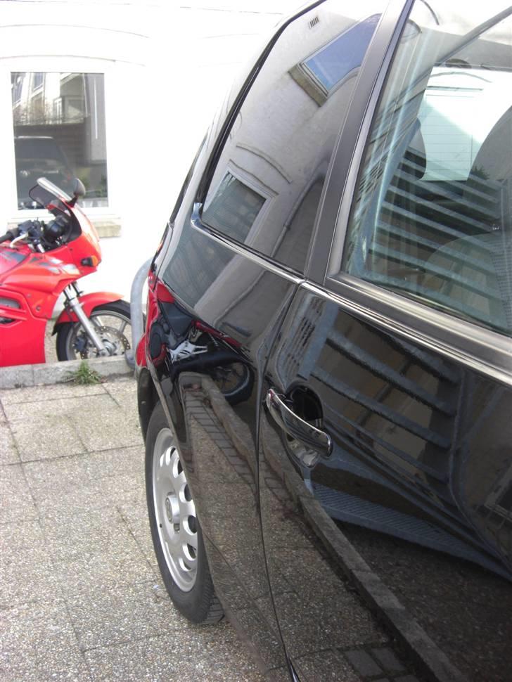 VW Lupo 3L (SOLGT) - min MC i baggrunden billede 9