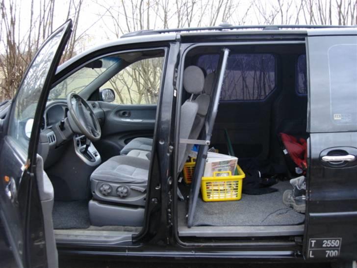 Kia carnival VAN SOLGT billede 4