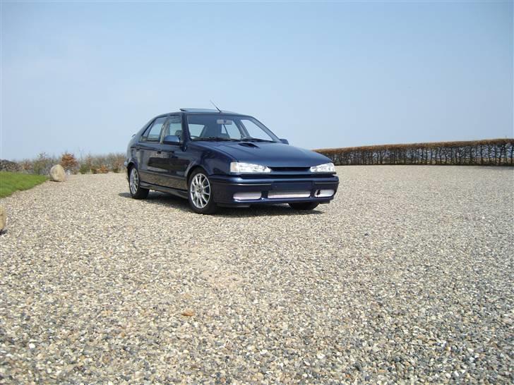 Renault 19 1,8 16v billede 1