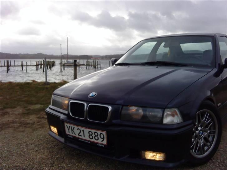 BMW 323TI billede 1