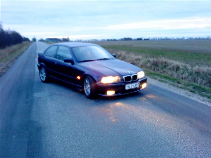 BMW 323TI billede 3