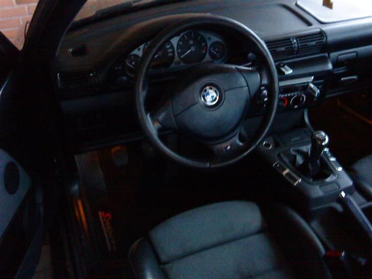 BMW 323TI billede 8