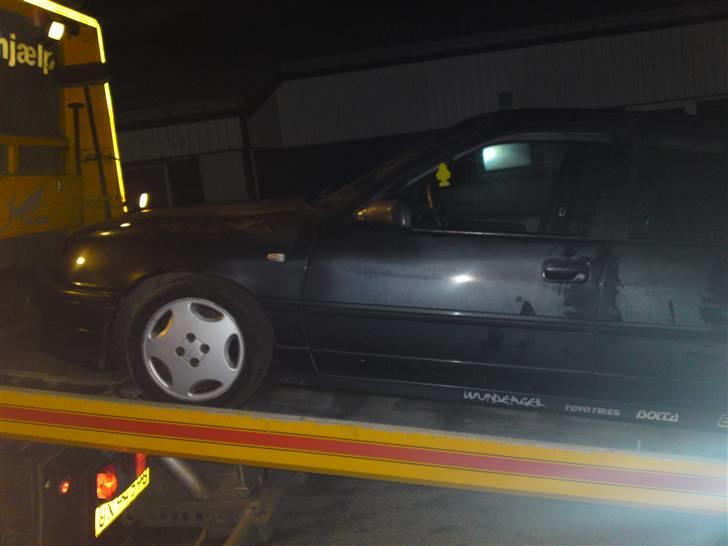 Opel Vectra 2000 ¤The beast¤ - Starten på en lorte uge, den hoppede en tand i remmen da jeg startede den. billede 20