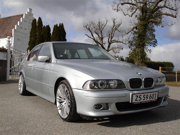 BMW E39 528i  *SOLGT* billede 2